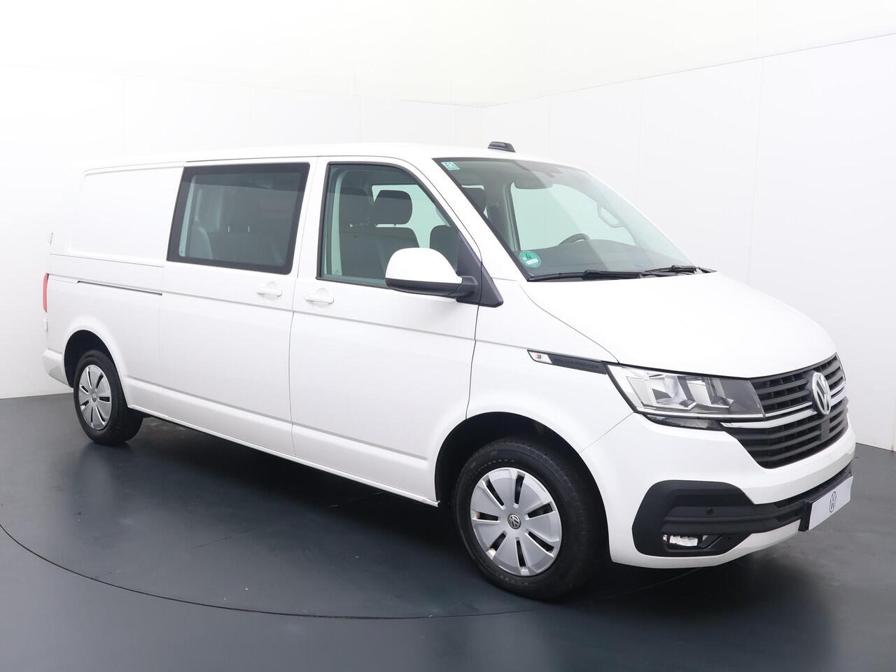 Volkswagen TRANSPORTER 2.0 TDI L2H1 30 DC Highline | 110 PK | Trekhaak | Navigatiesysteem | Cruise control |