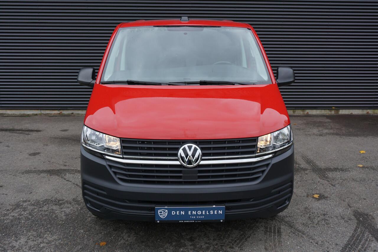 Volkswagen TRANSPORTER 150PK Automaat L2H1 Apple Carplay Camera Cruise PDC Standkachel Stoelverwarming Trekhaak
