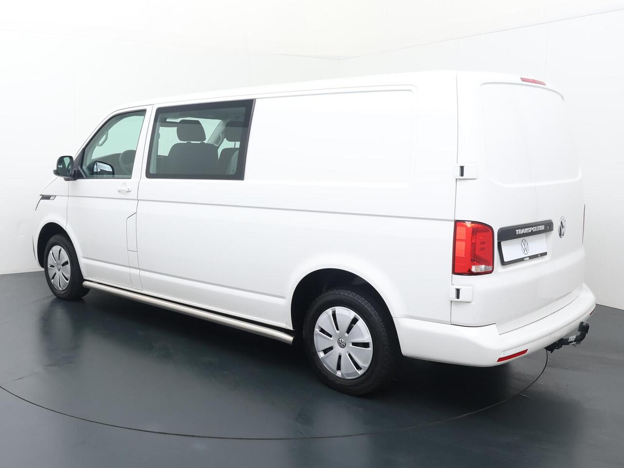 Volkswagen TRANSPORTER 2.0 TDI L2H1 30 DC Highline | 150 PK | Automaat | Dubbele Cabine | Trekhaak | Navigatiesysteem |