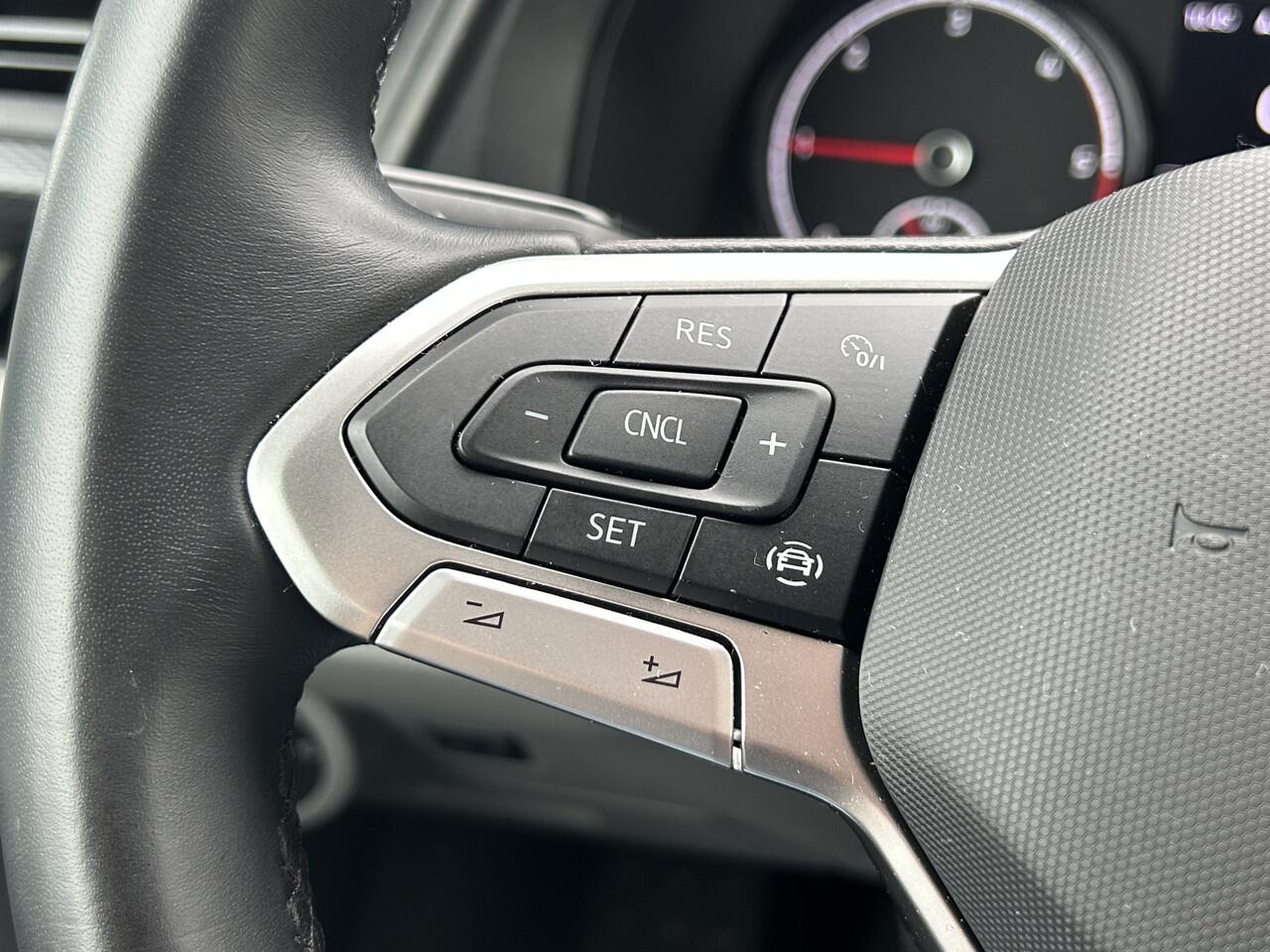 Volkswagen TRANSPORTER 2.0 TDI 150 PK AUTOMAAT DSG COMFORTLINE EXE / L2H1 / 1e EIG. / 24.504KM !! / AIRCO / CRUISE / NAVI / APPLE CARPLAY / 3 - ZITS