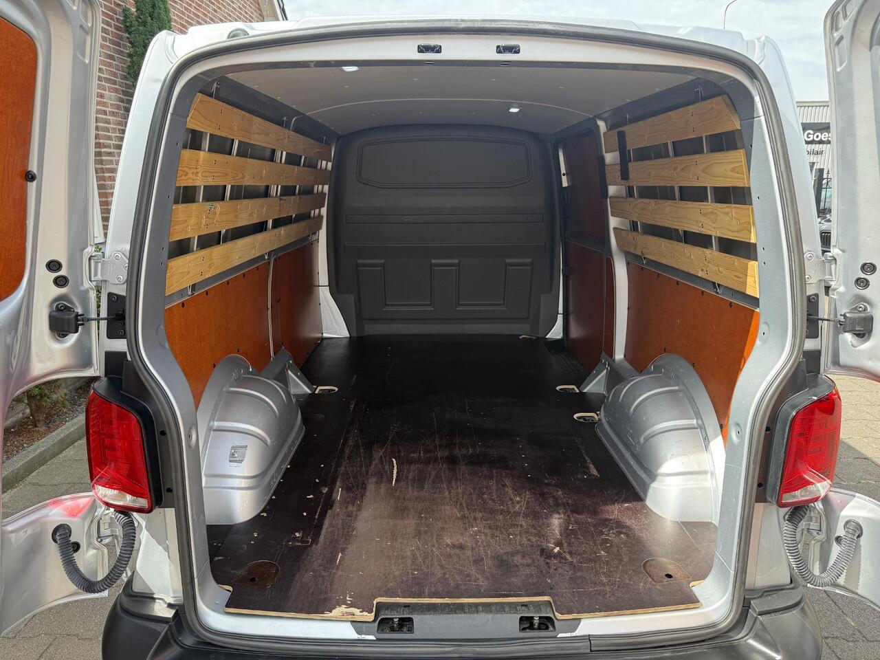Volkswagen TRANSPORTER 2.0 TDI L2H1 Automaat