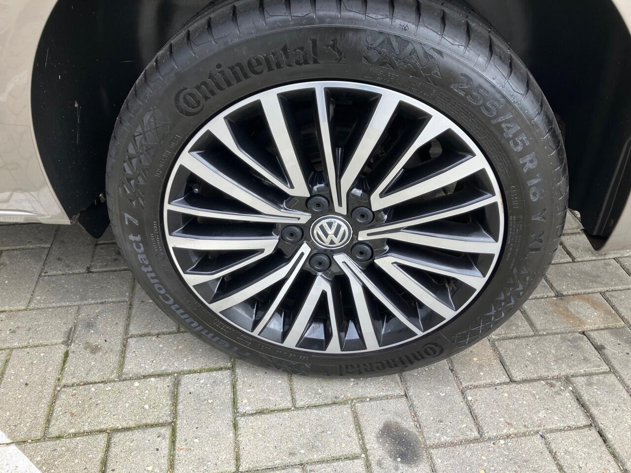 Volkswagen TRANSPORTER 2.0 TDI DSG L1H1 28 4Motion Bulli