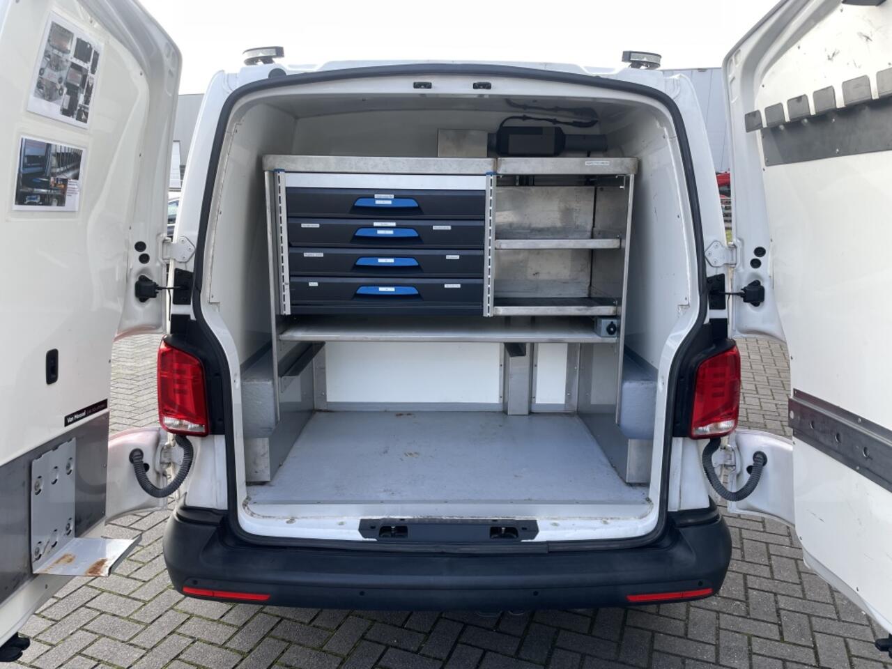 Volkswagen TRANSPORTER 2.0 TDI 150PK DSG Dierenvervoer