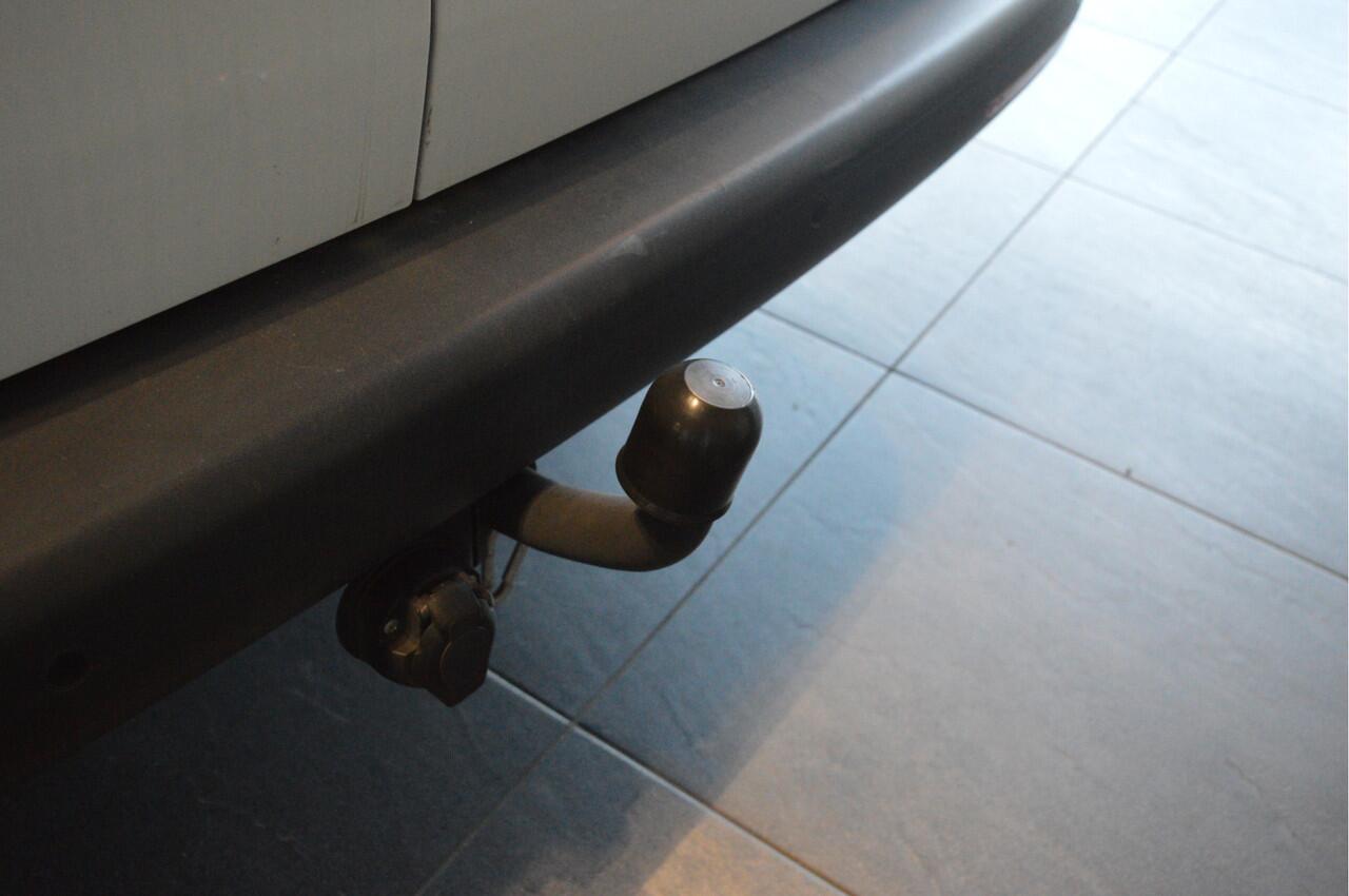 Volkswagen TRANSPORTER 2.0 TDI L2H1 navi airco cruise pdc trekhaak 110 pk !!