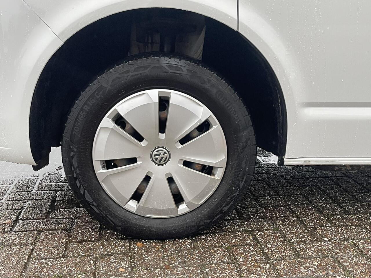 Volkswagen TRANSPORTER 2.0 TDI L1H1 26 Economy Business | Erg netjes! | 90pk SCI Trekhaak | Apple Carplay | Airco | Gestoffeerde laadruimte | Parkeersensoren