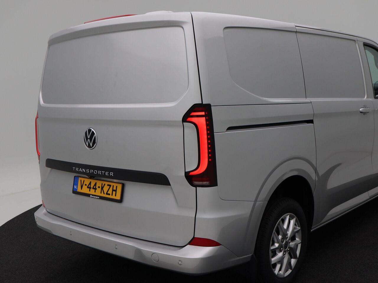 Volkswagen TRANSPORTER 2.0 TDI L1H1 28 Bulli Intro | V-44-KZH | Automaat | 170 PK | Full LED | BPM Vrij!
