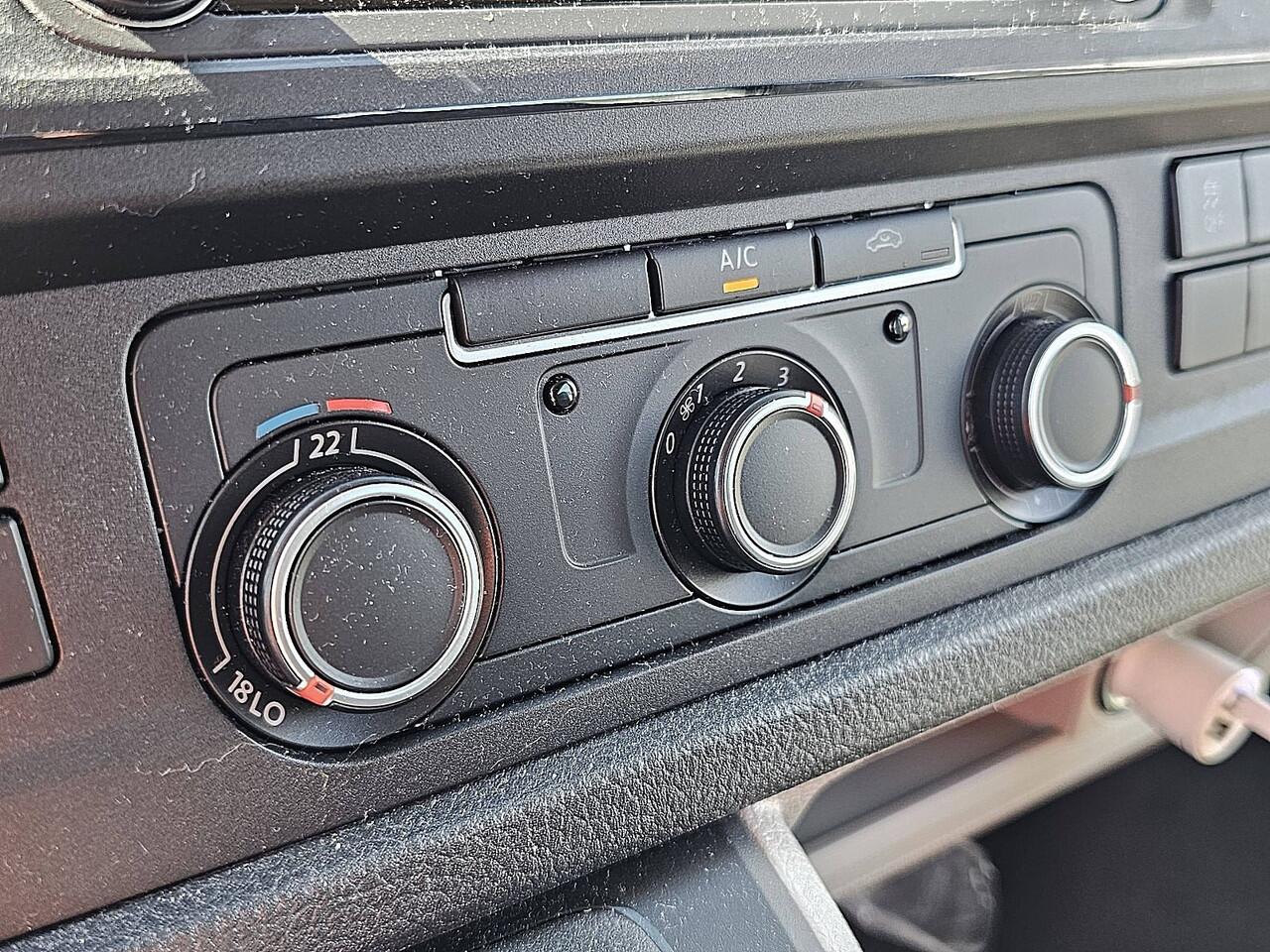 Volkswagen TRANSPORTER 2.0 TDI L2H1 DC NAP Airco Navi Euro6!