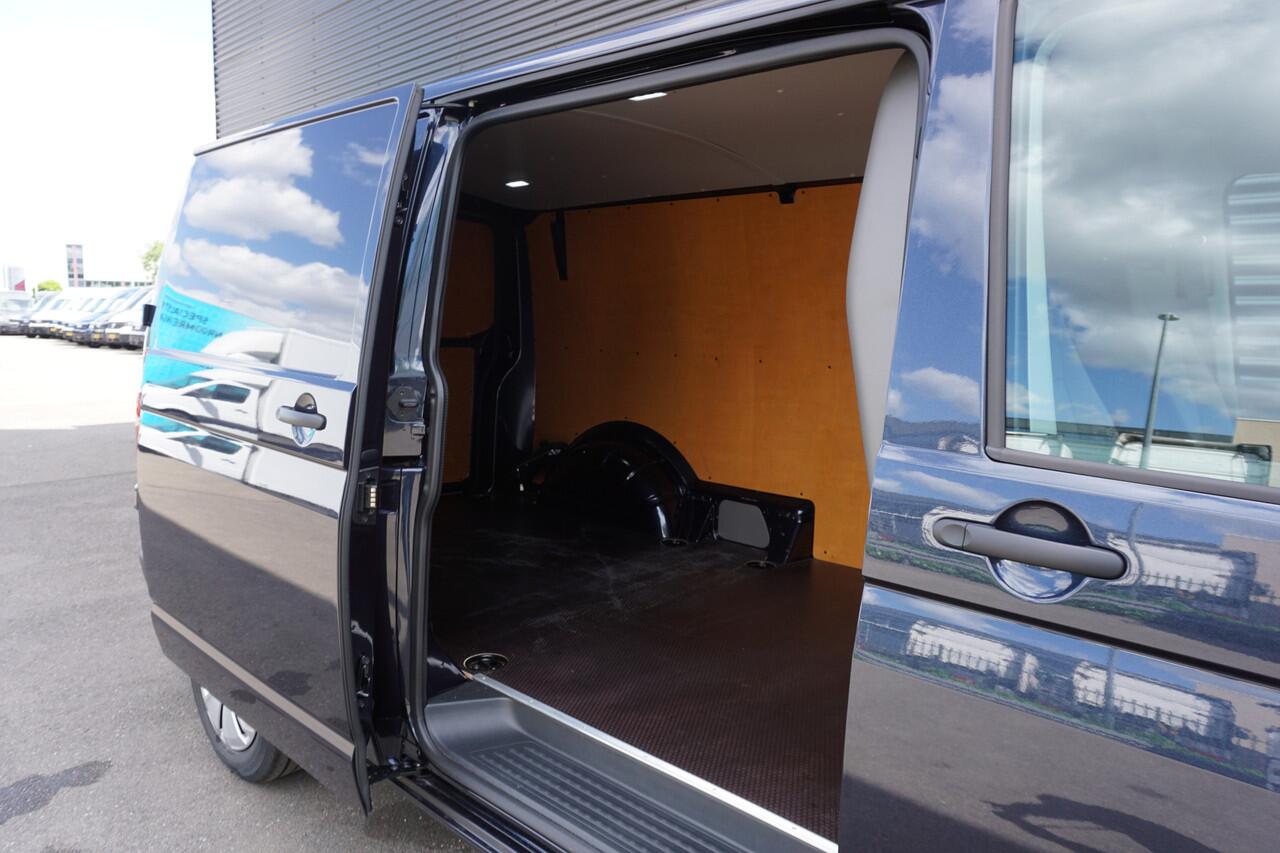 Volkswagen TRANSPORTER 150PK L2 Comfortline Apple Carplay Camera Cruise control Parkeersensoren Airco