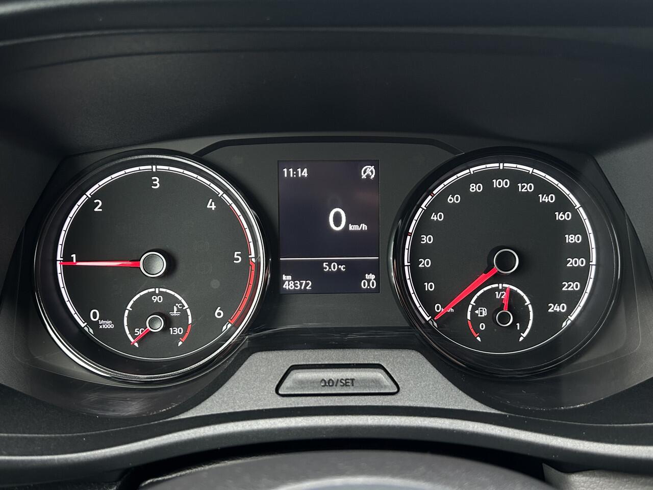 Volkswagen TRANSPORTER 2.0 TDI 111 PK / 1e EIG. / 48.372 KM !! / AIRCO / CRUISE / APPLE CARPLAY / 3-ZITS / PDC