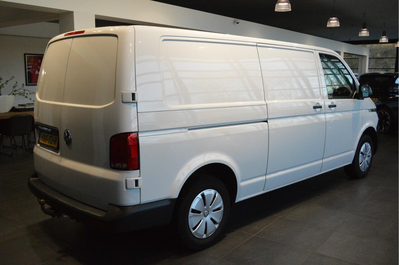Volkswagen TRANSPORTER 2.0 TDI L2H1 airco navi pdc cruise trekhaak 150 pk !!