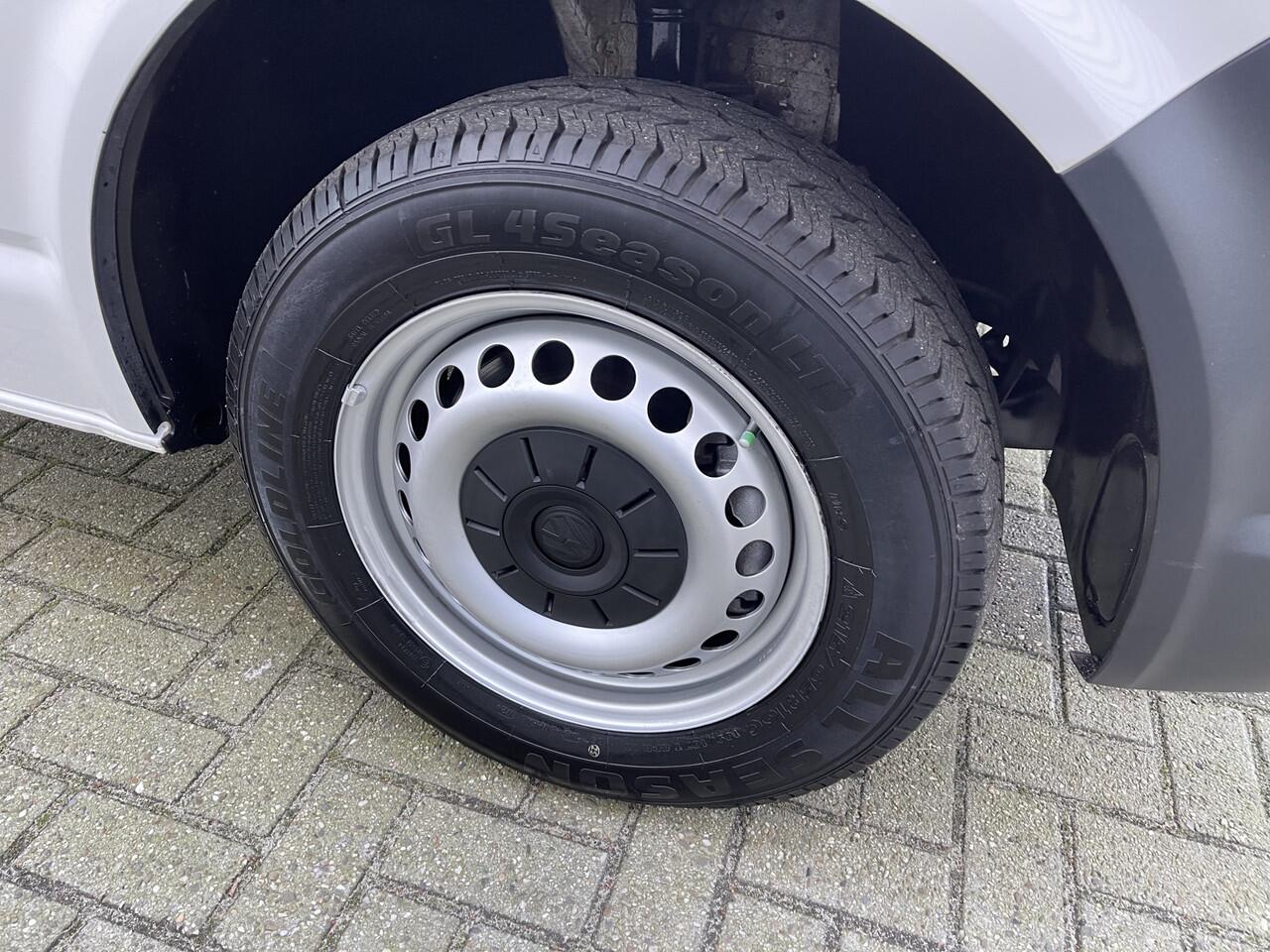 Volkswagen TRANSPORTER 2.0 TDI L1H1 Comfortline / vaste prijs rijklaar ¤ 15.950 ex btw / lease vanaf ¤ 311 / Bott ingerichte laadruimte / airco / cruise / imperial / trekhaak 2200 kg ! / euro 6