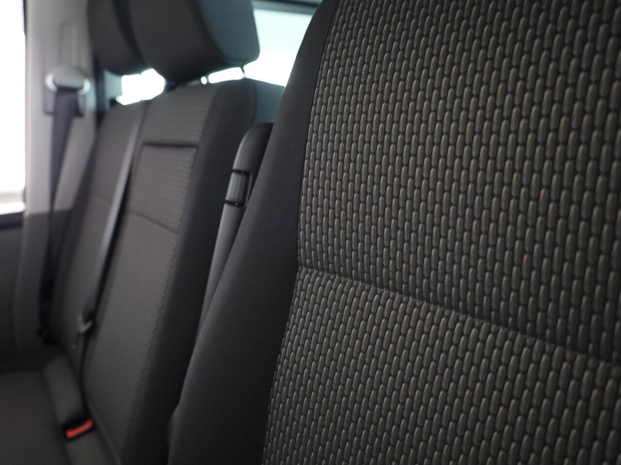 Volkswagen TRANSPORTER 2.0 TDI L2H1 30 DC Highline 150 PK DSG | 50% korting op pakket | Verlengde garantie | Navigatie | Trekhaak | Luxe dubbelcabine |