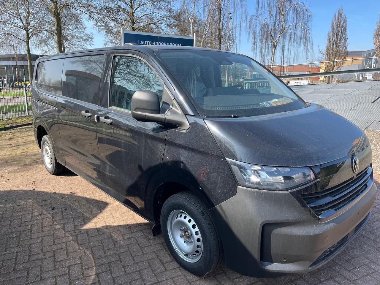Volkswagen TRANSPORTER Bedrijfswagens Life L2 2.0 TDI EU6 150 pk 110 kW 6 versn. hand | BPM vrij | Bestuurdersassistentiepakket plus | Exterieurpakket met radiatorgrille in carrosseriekleur | Trekhaakvoorbereiding |