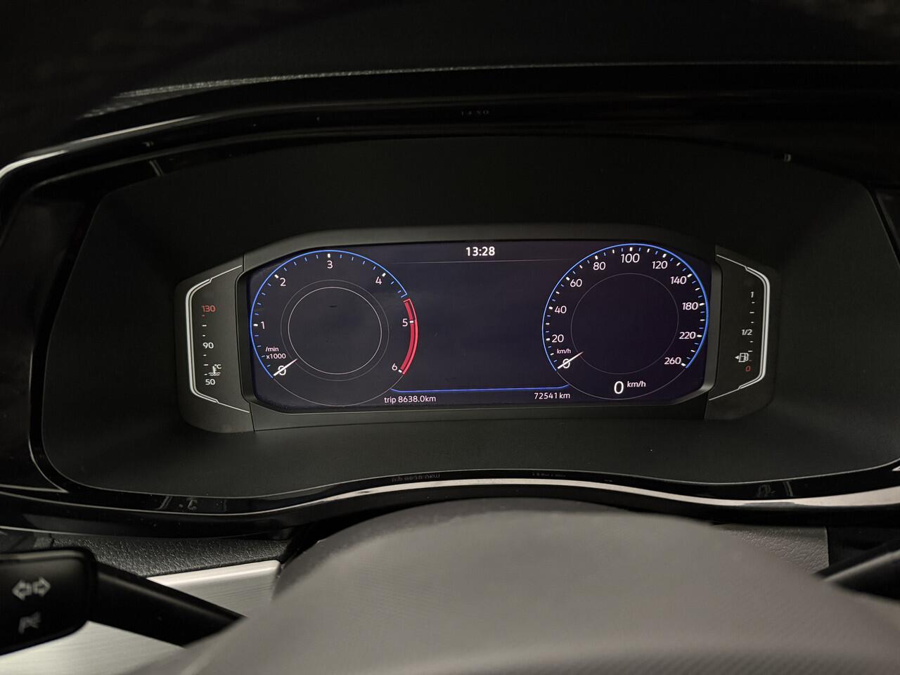 Volkswagen TRANSPORTER 2.0TDI 204PK DSG Automaat Bulli Dubbele Cabine | Led | Digital Cockpit | Navigatie | Multimedia | Privacy Glass