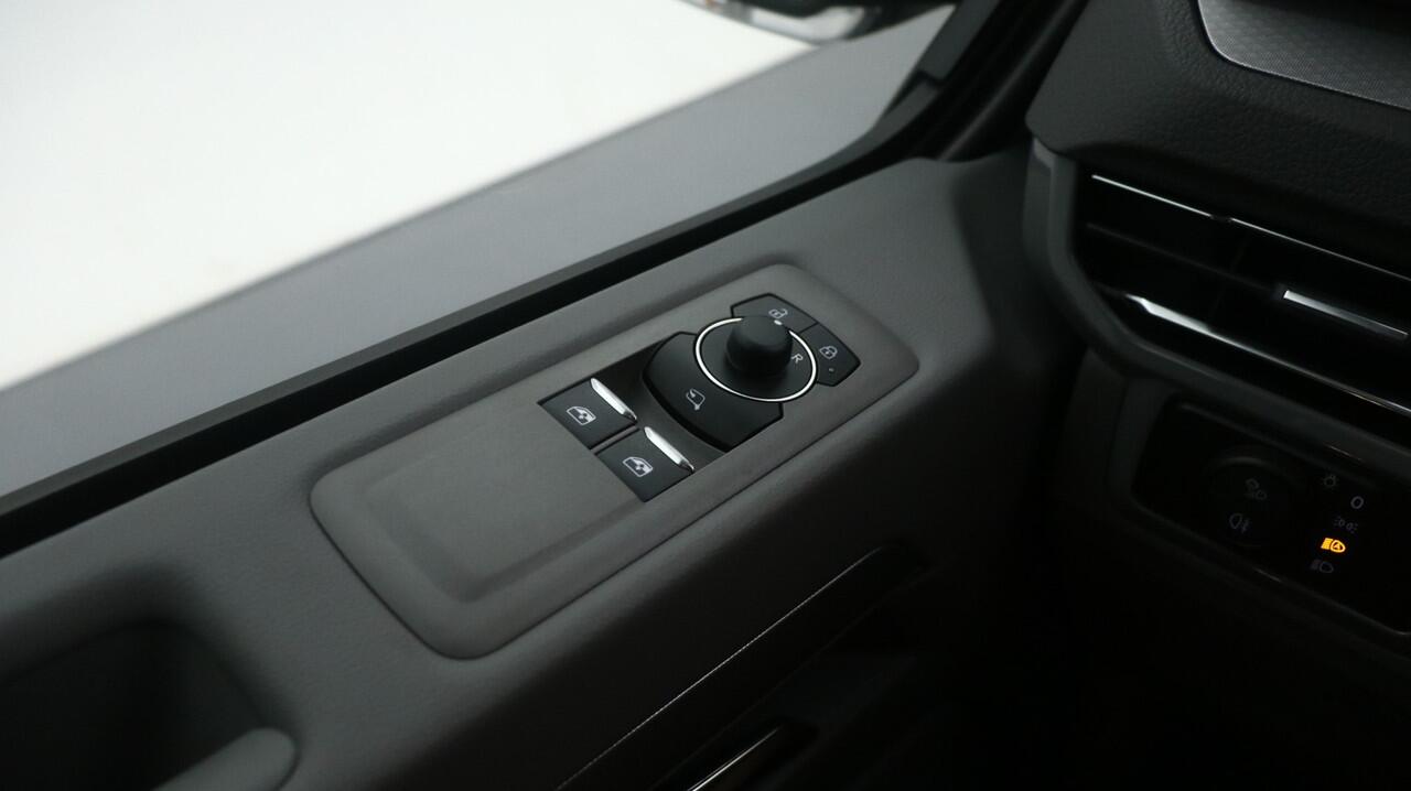 Volkswagen TRANSPORTER L1H1 2.0 TDI 170pk Automaat 2.8T Bulli-intro /BPM-vrij