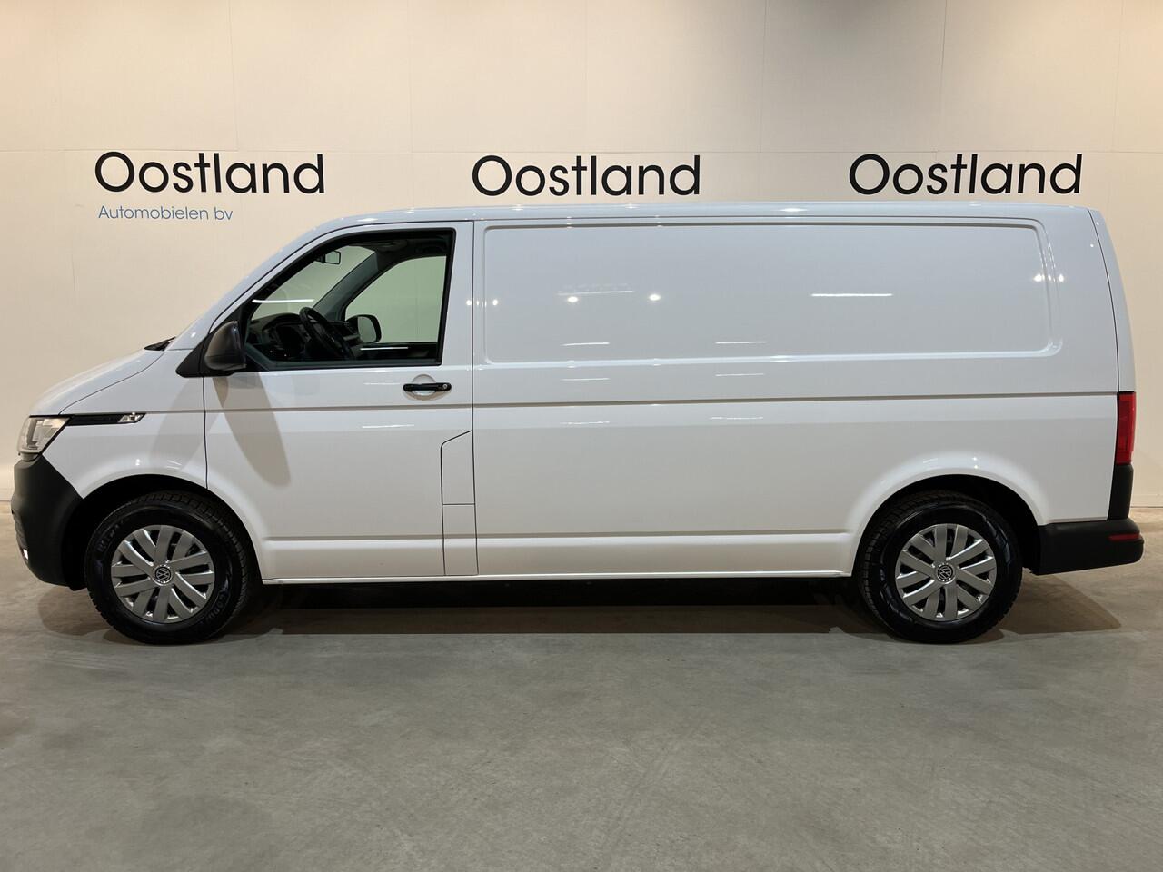 Volkswagen TRANSPORTER 2.0 TDI L2H1 4Motion 150 PK Automaat / Euro 6 / Servicebus / Sortimo Inrichting / Airco / Cruise Control / Camera / Trekhaak / CarPlay / Navigatie / Klep