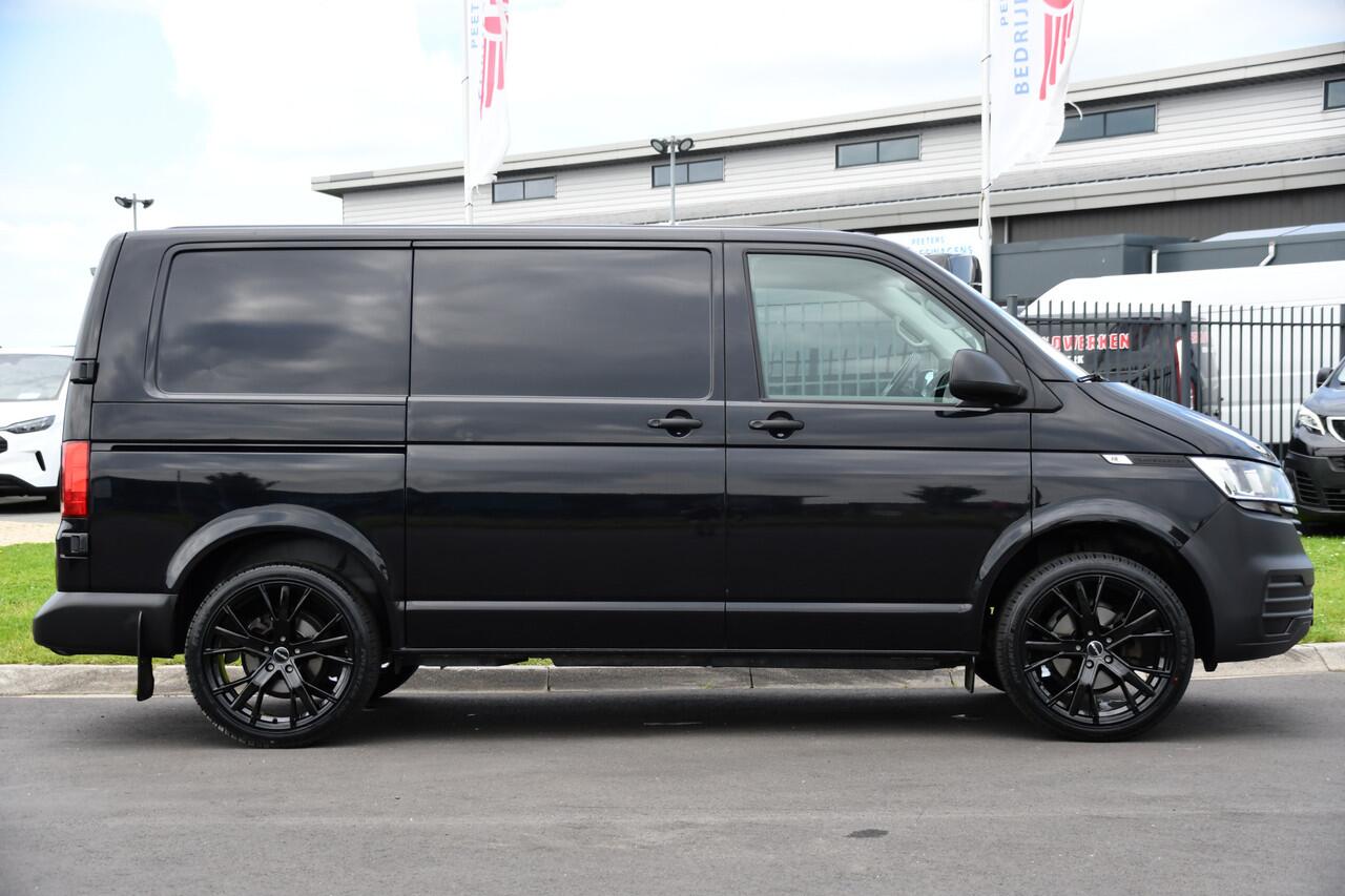 Volkswagen TRANSPORTER 2.0 TDI L1H1 30 Black Edition Cruise, Sensoren, Carplay, 150PK, Automaat, Trekhaak, Stoelverwarming, Standkachel