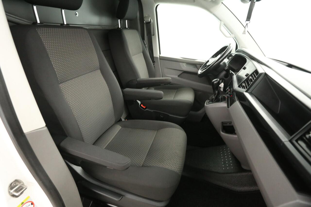 Volkswagen TRANSPORTER 2.0 TDI L2H1 | 150PK | Automaat | Carplay | Trekh. | Airco | Carplay | Cruise | Navi | Parkeersens.