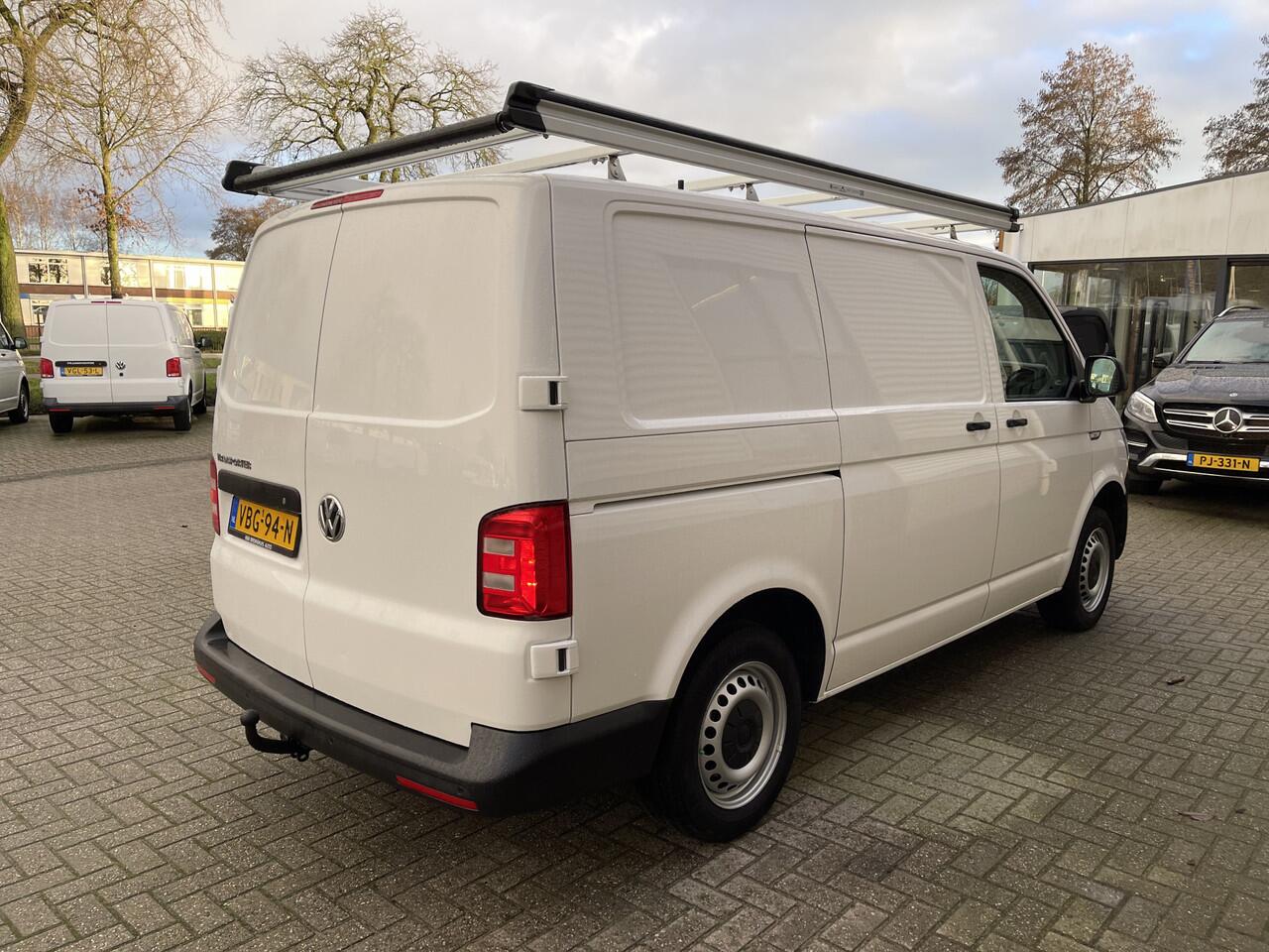 Volkswagen TRANSPORTER 2.0 TDI 102pk L1H1 Comfortline / vaste prijs rijklaar ¤ 16.950 ex btw / lease vanaf ¤ 311 / airco / cruise / imperial / bijrijdersbank / trekhaak / pdc achter / laadruimte beveiliging !