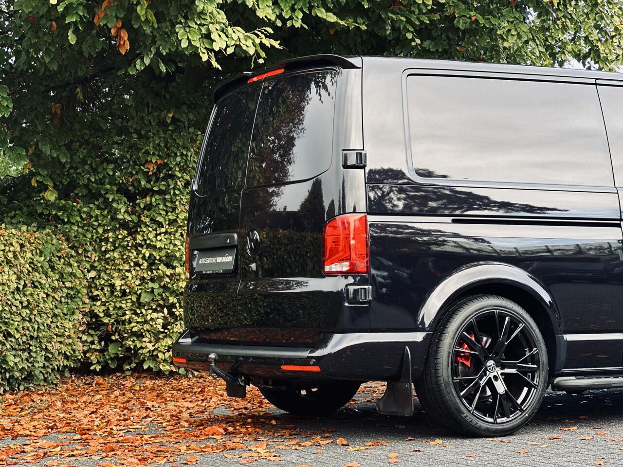 Volkswagen TRANSPORTER 2.0 TDI 150pk | DSG | Bulli Black Edition | Lang L2 | LED | Navi | Camera | Adapt Cruise | Trekhaak | Ex btw