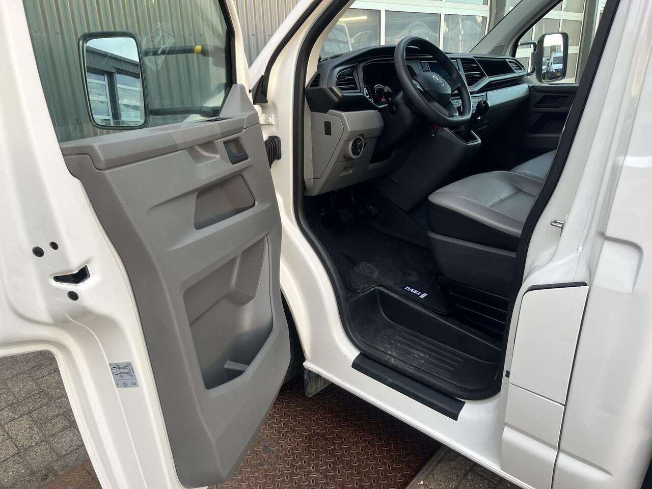 Volkswagen TRANSPORTER 2.0 TDI 150pk T6.1 Pick up Kipper Airco Cruise controle 1e eigenaar Telefoonverbinding Dealer onderhouden Gereedschapskist 3-Persoons Kieper P-up Euro 6