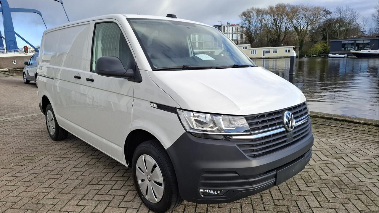 Volkswagen TRANSPORTER 6.1- 2.0 TDI L1H1 28 Comfortline 110 pk - Navi by App / Camera / Cruise