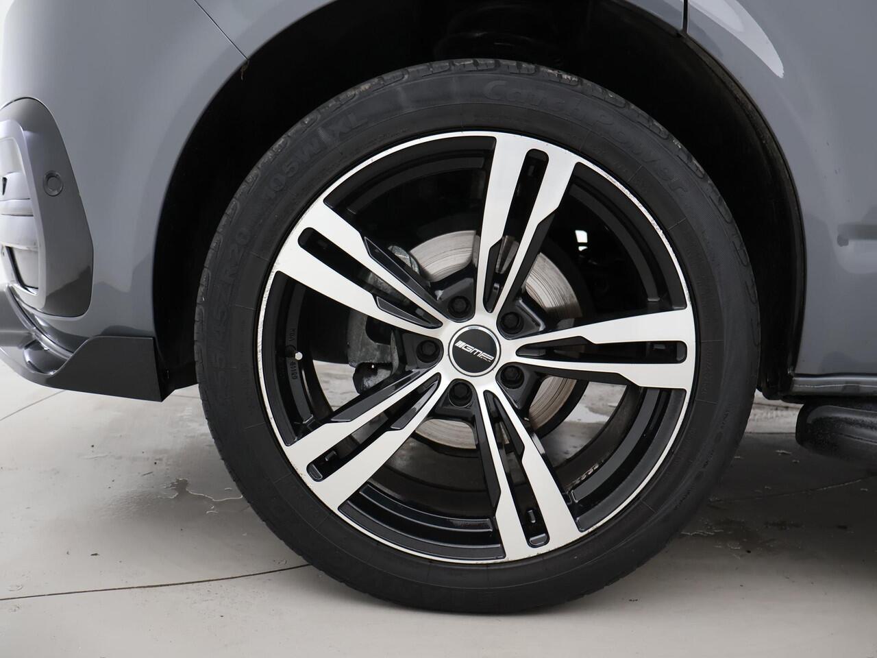 Volkswagen TRANSPORTER 2.0 TDI L2H1 + LED | 20 INCH LMV | TREEPLANKEN | APPLE CARPLAY | TREKHAAK