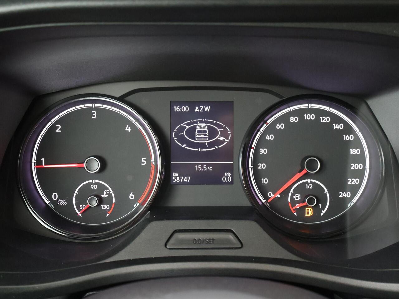 Volkswagen TRANSPORTER 2.0 TDI L2H1 30 DC Highline | 150 PK | Dubbele Cabine | Trekhaak | Airco | Cruise control |