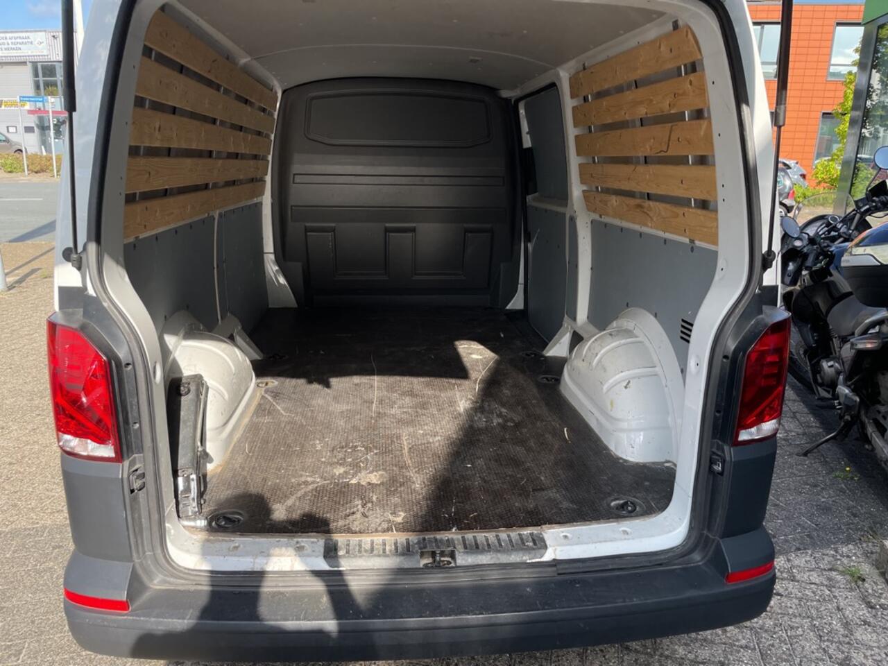 Volkswagen TRANSPORTER 2.0 TDI L2H3