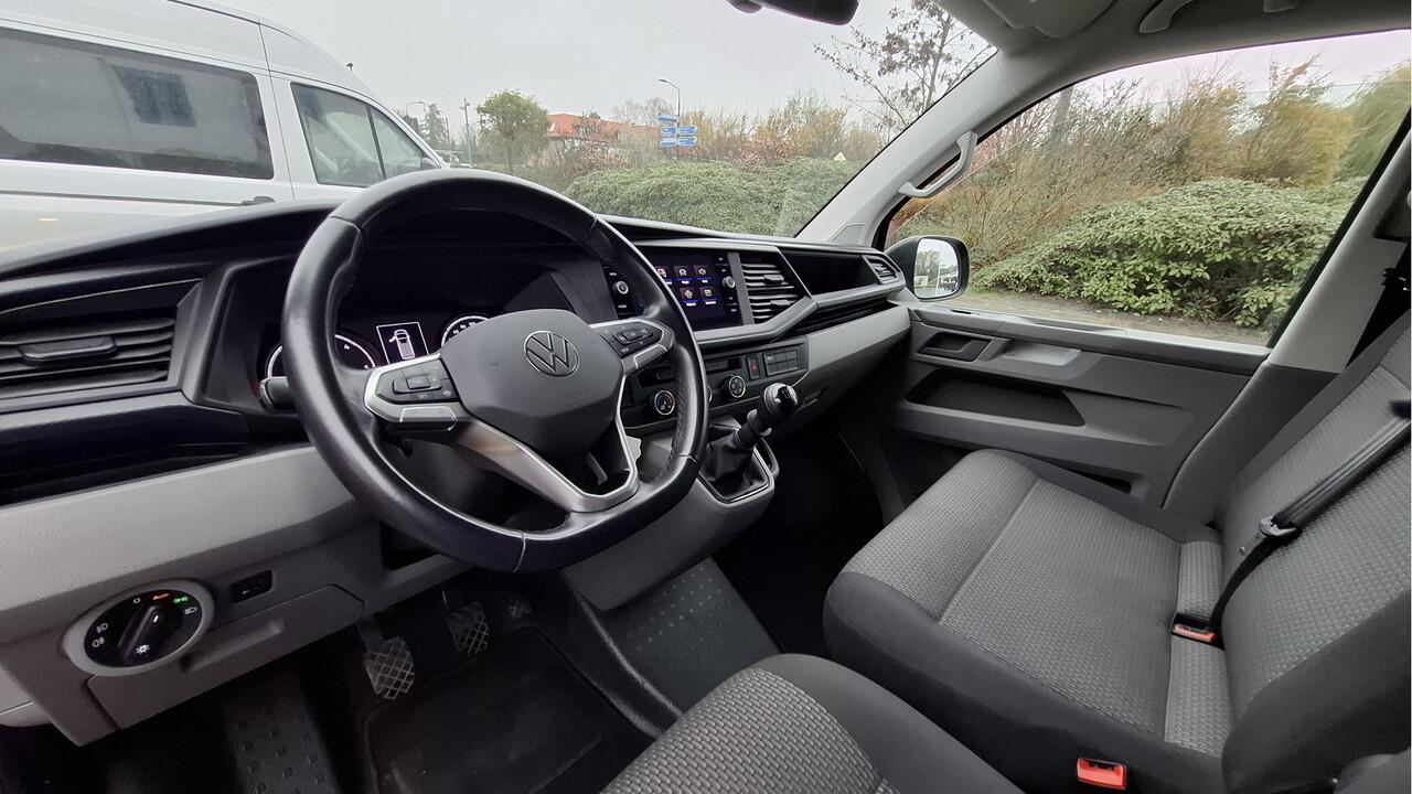 Volkswagen TRANSPORTER 6.1 - 2.0 TDI L2H1 28 Comfortline Trekhaak / PDC / Navigatie