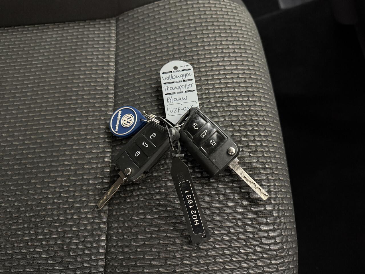 Volkswagen TRANSPORTER 2.0TDI 204PK DSG Automaat Bulli Dubbele Cabine | Led | Digital Cockpit | Navigatie | Multimedia | Privacy Glass