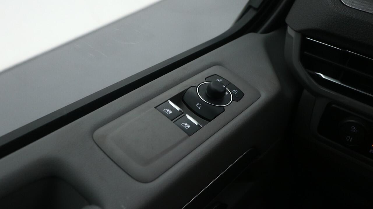 Volkswagen TRANSPORTER L1H1 2.0 TDI 170pk Automaat 2.8T Bulli-Intro /BPM-vrij