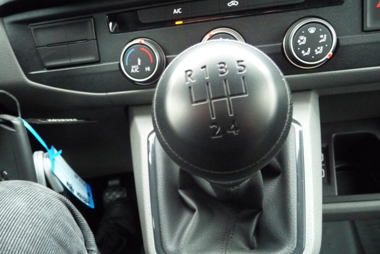 Volkswagen TRANSPORTER 90 pk 2.0 TDI L1H1 26 Economy Business deurtjes, bank, carplay, cruise, BPM vrij, nieuwe auto