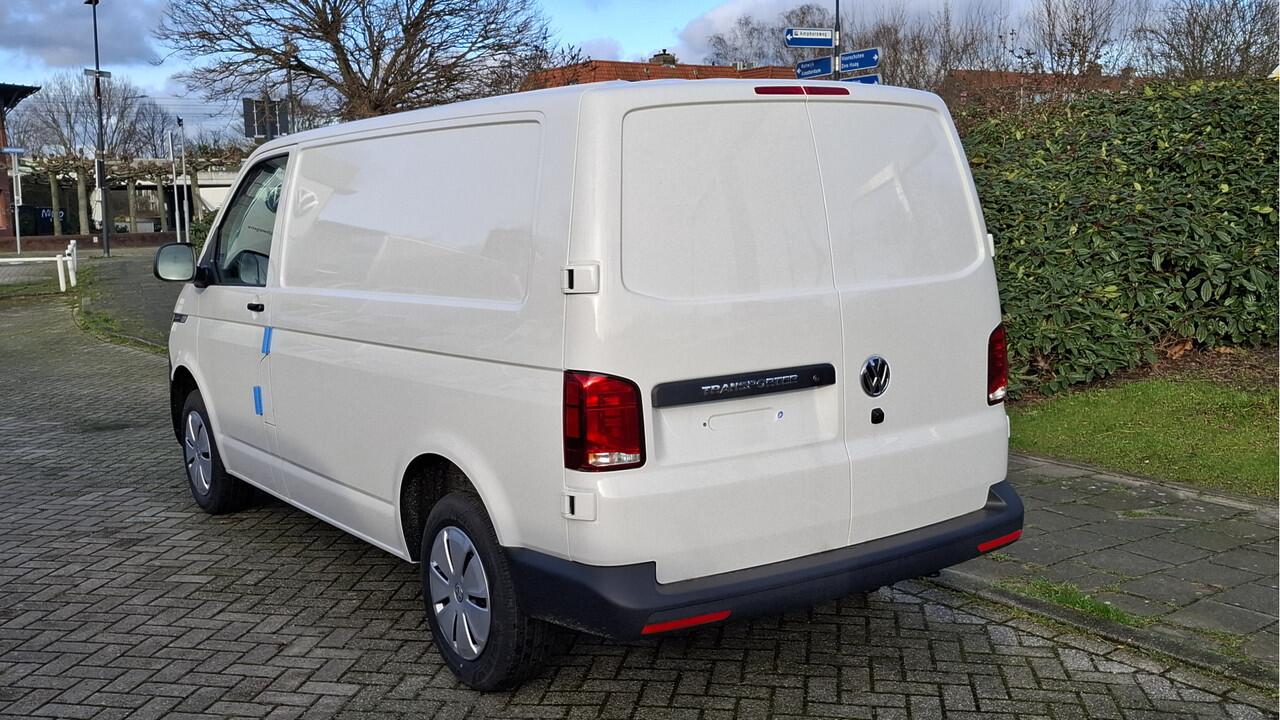 Volkswagen TRANSPORTER 6.1- 2.0 TDI L1H1 28 Comfortline 110 pk - Navi by App / Camera / Cruise