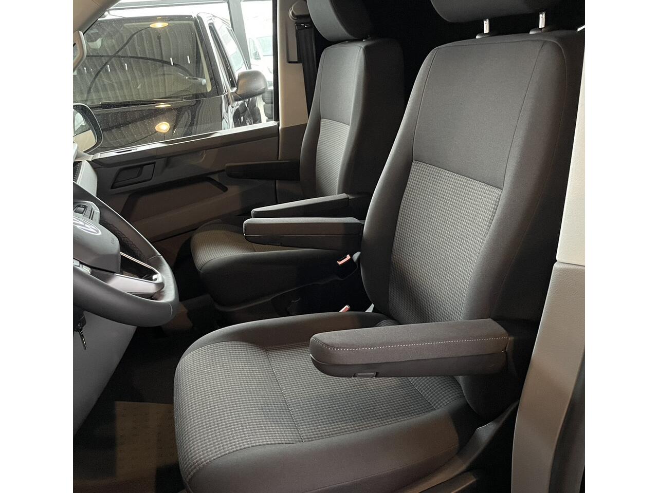 Volkswagen TRANSPORTER 2.0 TDI L2H1 28 >BPM vrij | Direct leverbaar/110pk/navi/cruise/Lederen stuur/Apple Carplay/Android Auto Operational lease is ook mogelijk! 4557