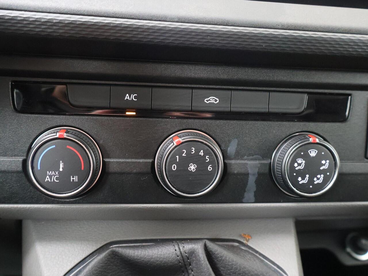 Volkswagen TRANSPORTER 2.0 TDI L2H1 DC 30 Comfortline | 110 PK | Pick-Up | Dubbele Cabine | Trekhaak | Navigatiesysteem | Cruise control |