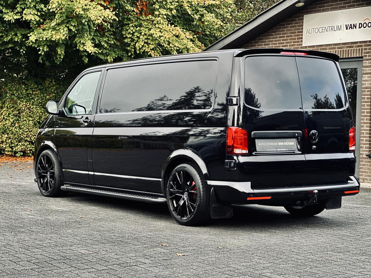 Volkswagen TRANSPORTER 2.0 TDI 150pk | DSG | Bulli Black Edition | Lang L2 | LED | Navi | Camera | Adapt Cruise | Trekhaak | Ex btw