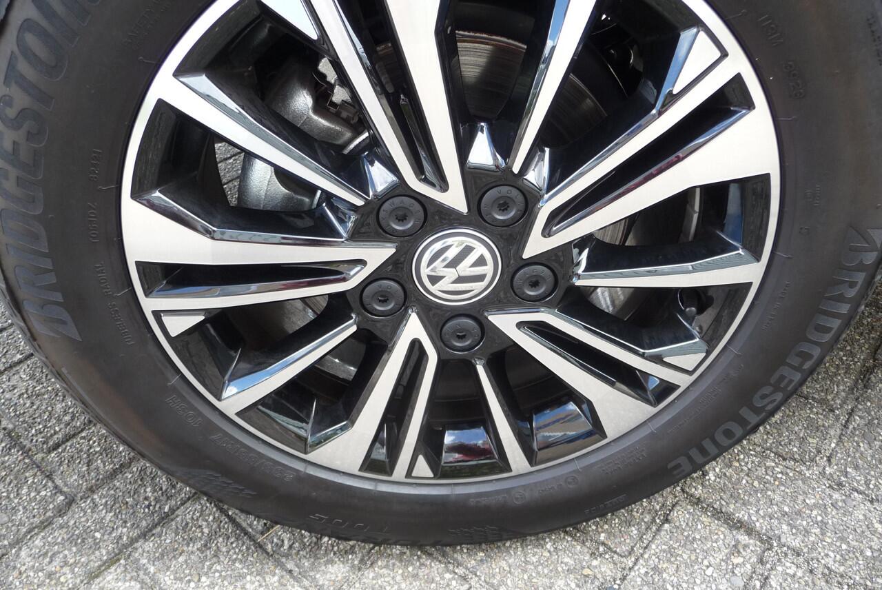 Volkswagen TRANSPORTER 2.0 TDI L2H1 Highline Autm. 204pk 2 schuifdeuren , achterdeuren BPM vrij