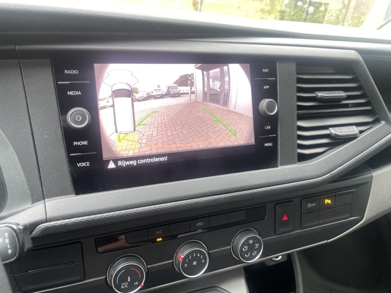 Volkswagen TRANSPORTER 2.0 TDI 150PK DSG Dierenvervoer