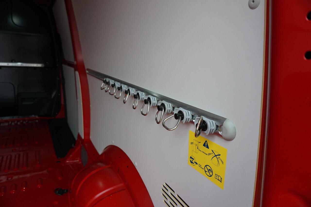 Volkswagen TRANSPORTER 150PK Automaat L2H1 Apple Carplay Camera Cruise PDC Standkachel Stoelverwarming Trekhaak