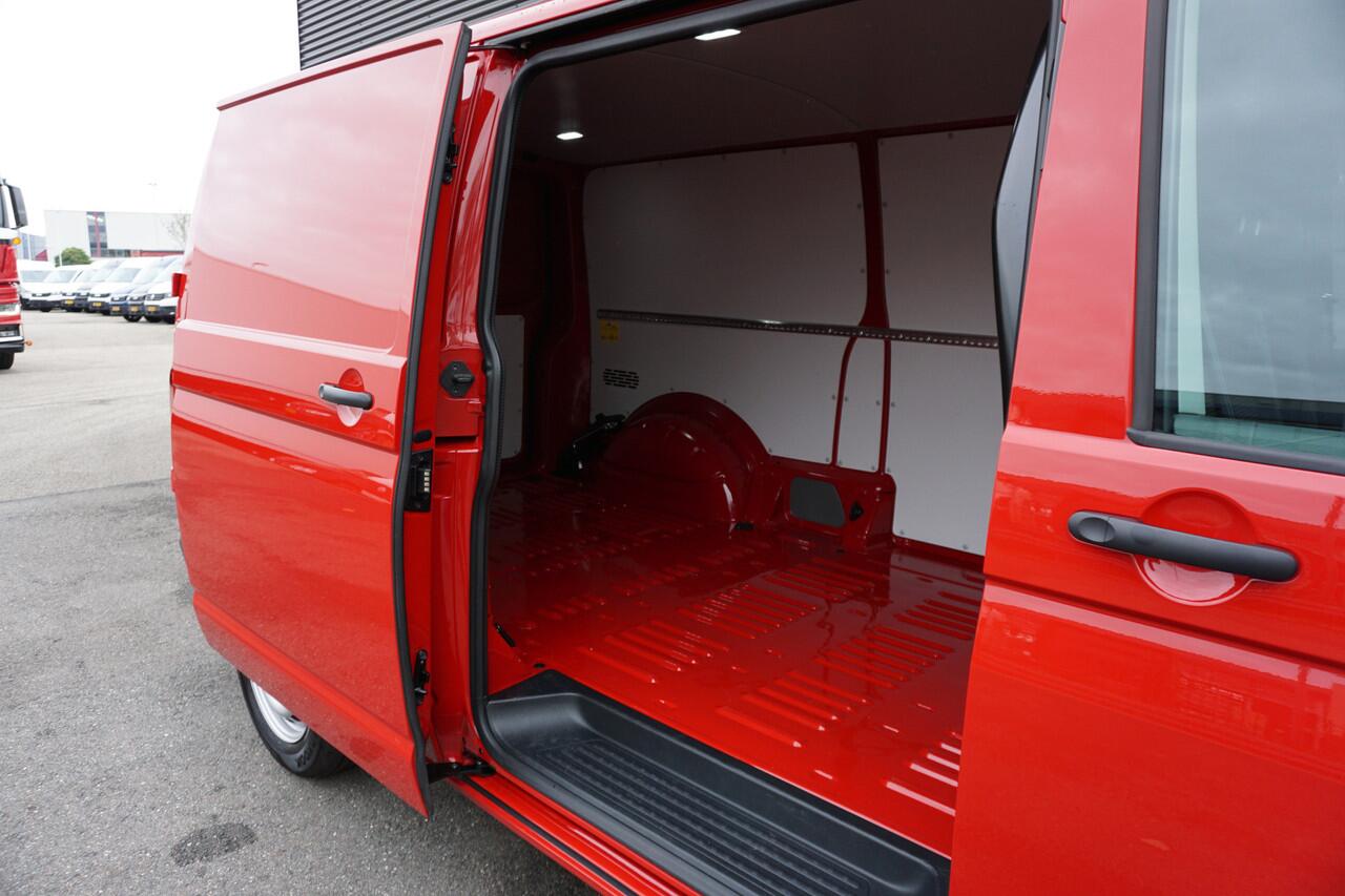 Volkswagen TRANSPORTER 150PK Automaat L2H1 Apple Carplay Camera Cruise PDC Standkachel Stoelverwarming Trekhaak