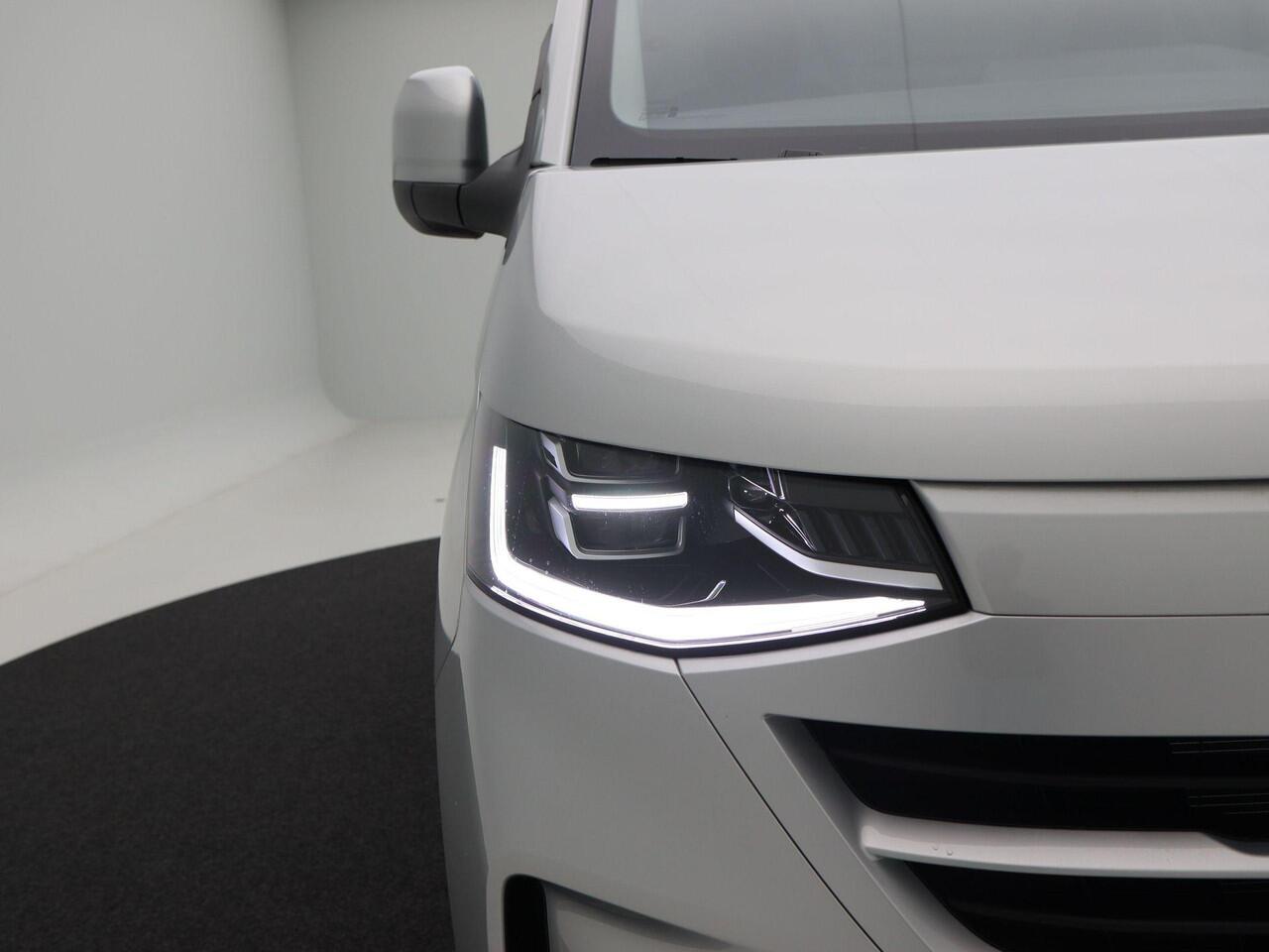 Volkswagen TRANSPORTER 2.0 TDI L1H1 28 Bulli Intro | V-44-KZH | Automaat | 170 PK | Full LED | BPM Vrij!