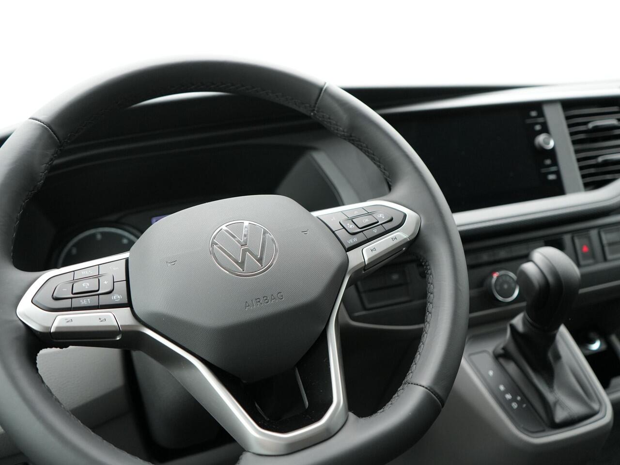 Volkswagen TRANSPORTER 2.0 TDI L2H1 30 Highline 204 pk Automaat | V-06-KFS | Schuifdeuren linker-en rechterzijde | BPM vrij | Navigatie | Apple Carplay |