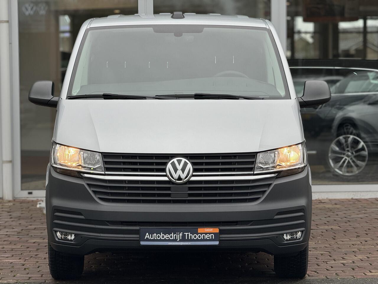 Volkswagen TRANSPORTER 2.0 TDI L2H1 28 | Trekhaak | CarPlay | Houten vloer