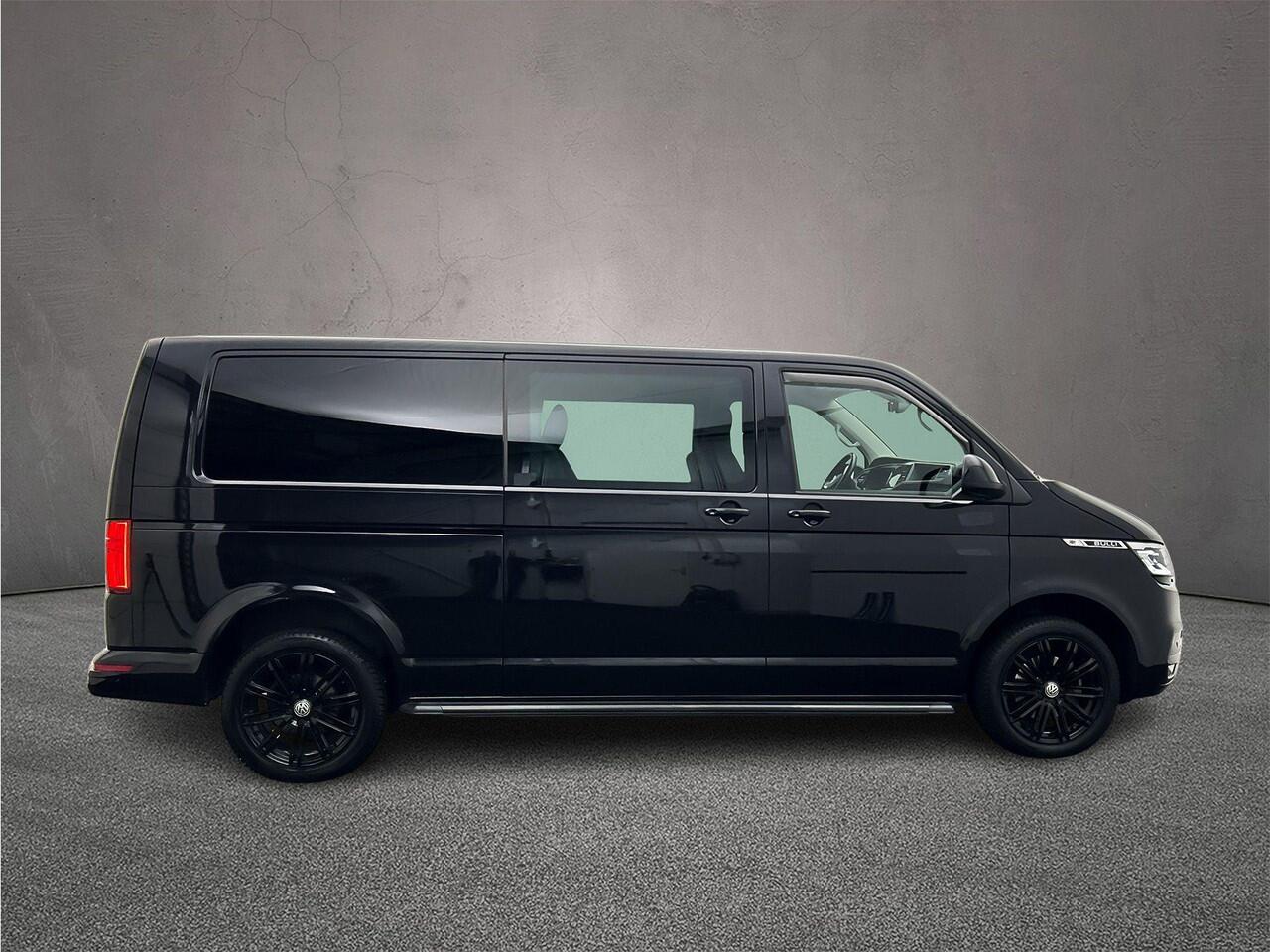 Volkswagen TRANSPORTER 2.0 TDI 150PK DSG DC L2 Bulli 75-Edition | Leder | Stoelverwarming | ACC | 2x schuifdeur | Navigatie | Trekhaak