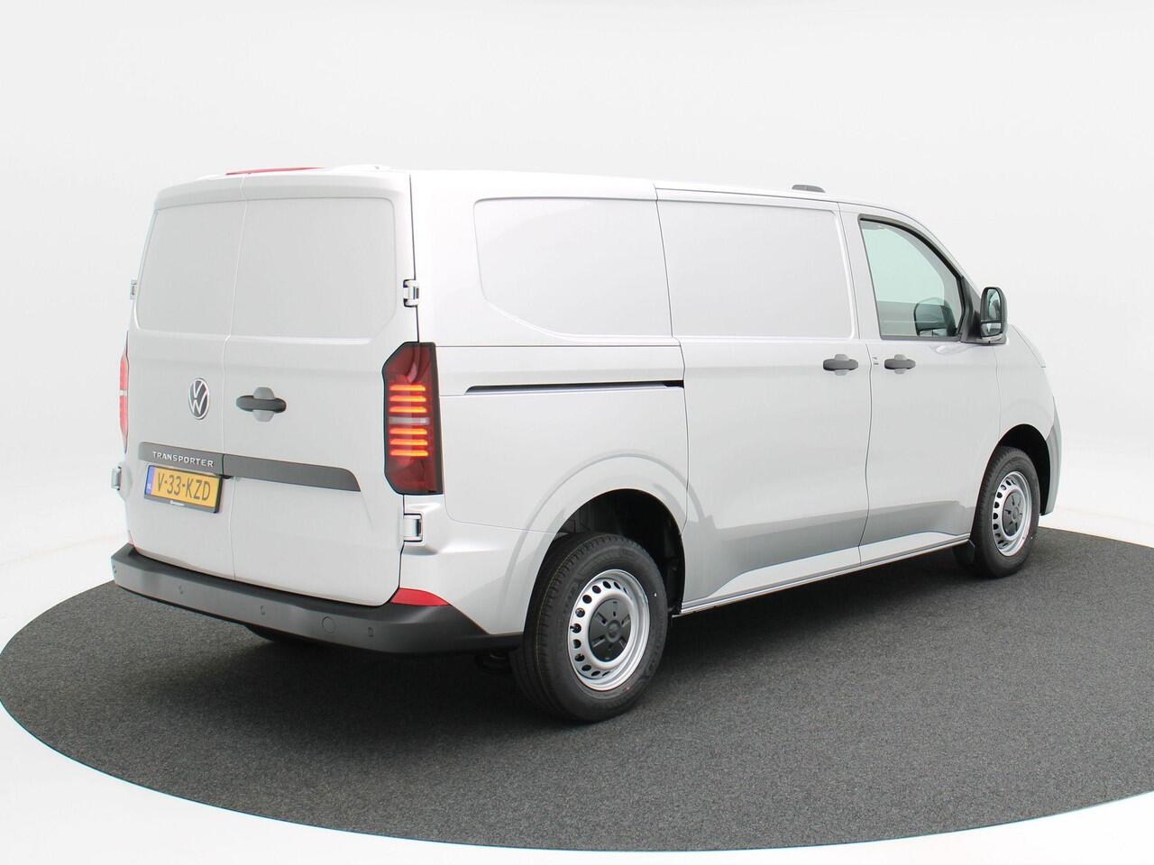 Volkswagen TRANSPORTER 2.0 TDI L1H1 28 Life Intro | V-33-KZD | 110 PK | Achterdeuren | Bijrijdersbank | Camera | BPM Vrij!