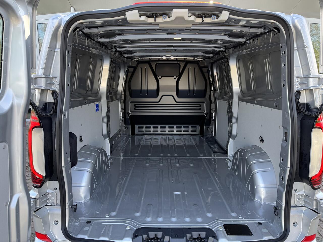 Volkswagen TRANSPORTER 2.0 TDI L2H1 30 Bulli Matrix | Dodehoek | Keyless