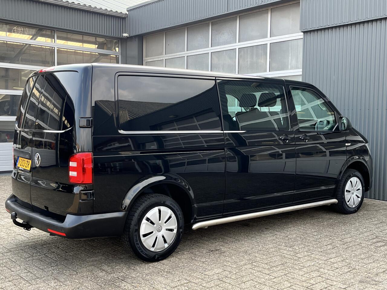 Volkswagen TRANSPORTER 2.0 TDI L2H1 DC 150pk Airco Cruise controle Telefoonverbinding Trekhaak 2500kg trekgewicht Navigatiesysteem schuifdeur Euro 6 DC 1e eigenaar Dealer onderhouden