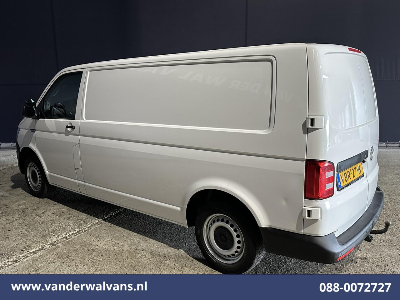 Volkswagen TRANSPORTER 2.0 TDI 150pk L2H1 Euro6 Airco | Camera | Leder | Cruisecontrol | 2500kg Trekhaak Parkeersensoren