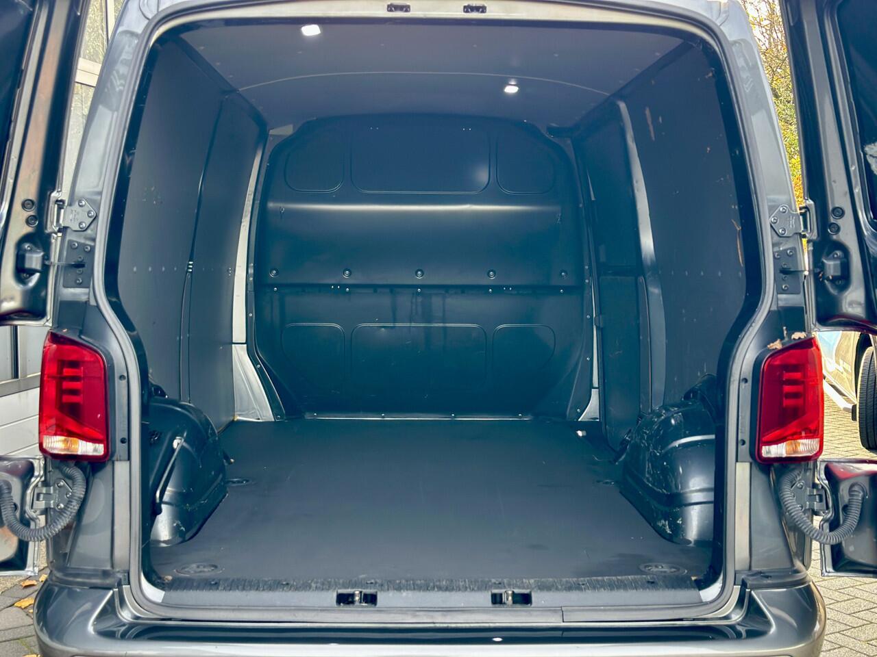 Volkswagen TRANSPORTER 2.0 TDI 150pk | DSG | Automaat | Exlusive | Lang | Adapt Cruise | Standkachel | LED | Stoelverw. | Camera | Ex btw